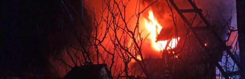 Запалені свічки спричинили пожежі у двох будинках на Київщині