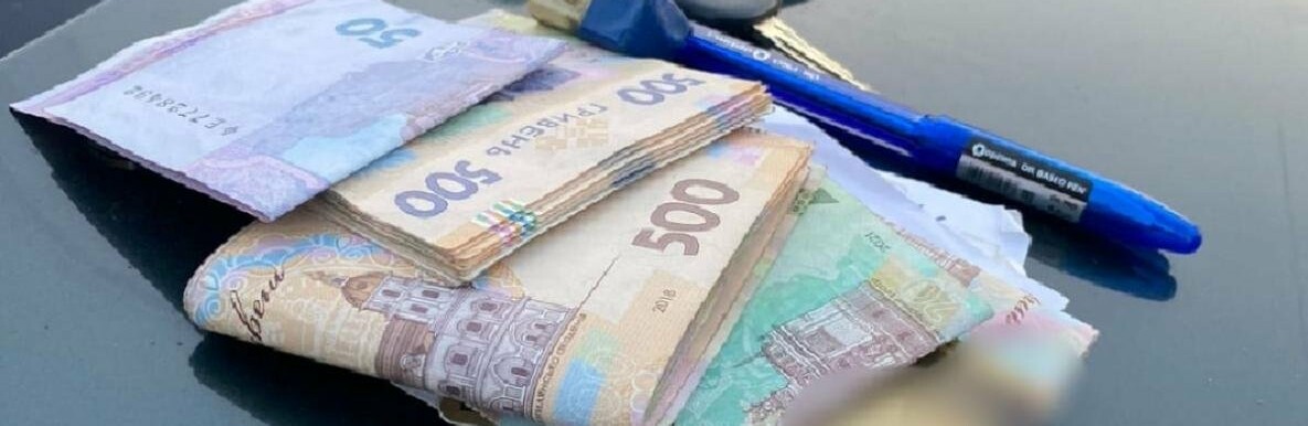 На Київщині директор-комунальник брав хабарі за надання спецтехніки, - прокуратура