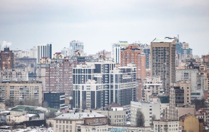 Інфляція та курс долара штовхають ціни на квартири у Києві