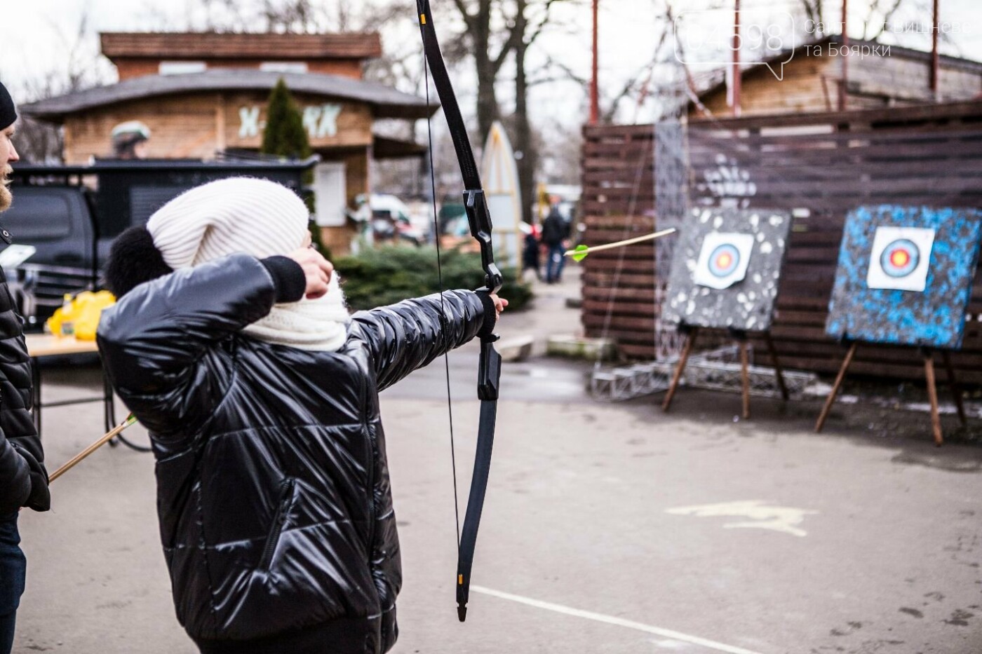 Лицарські бої та спалення опудала влаштували у київському парку: фото, фото-5