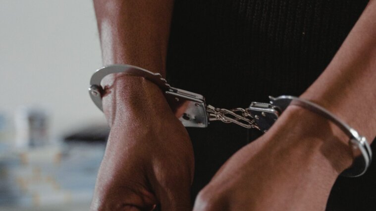 Підліток, який вбив своїх батьків та 8-річного брата, назвав причини вчинку